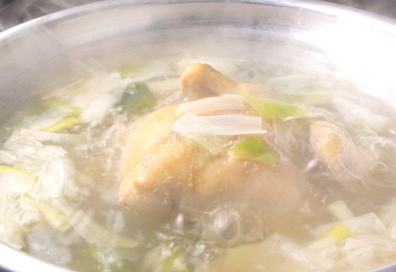 アジアの鶏料理は、一羽まるごとなど使い方もさまざま